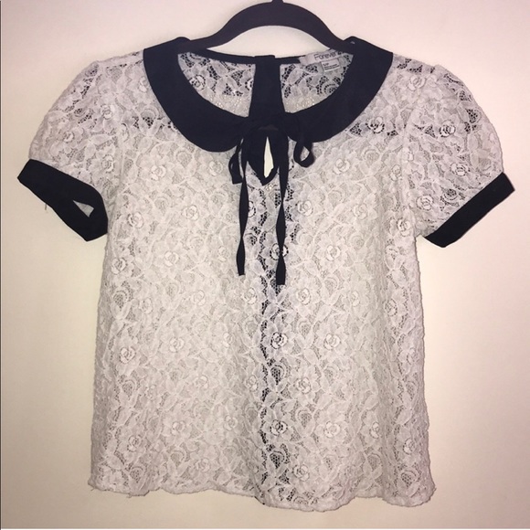 Forever 21 Tops - Forever 21 Peter Pan Collared Lace Top